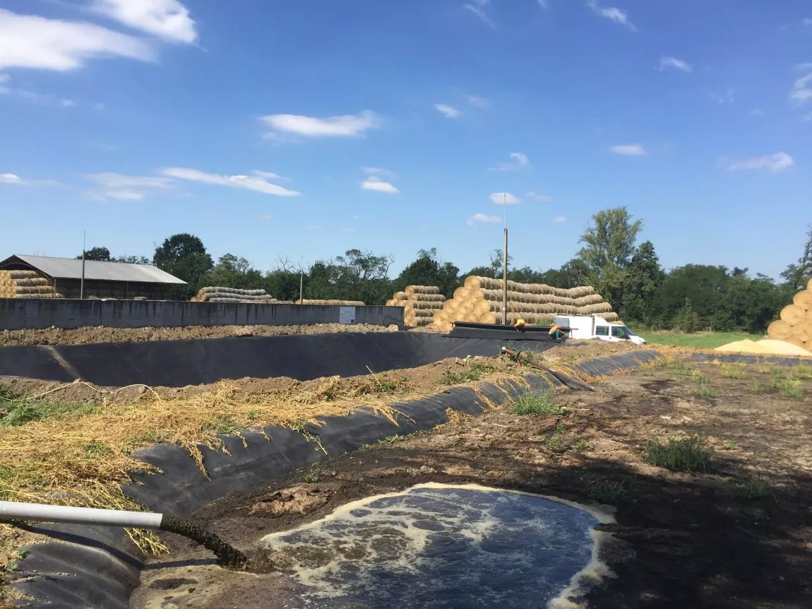 Híg-trágya tároló