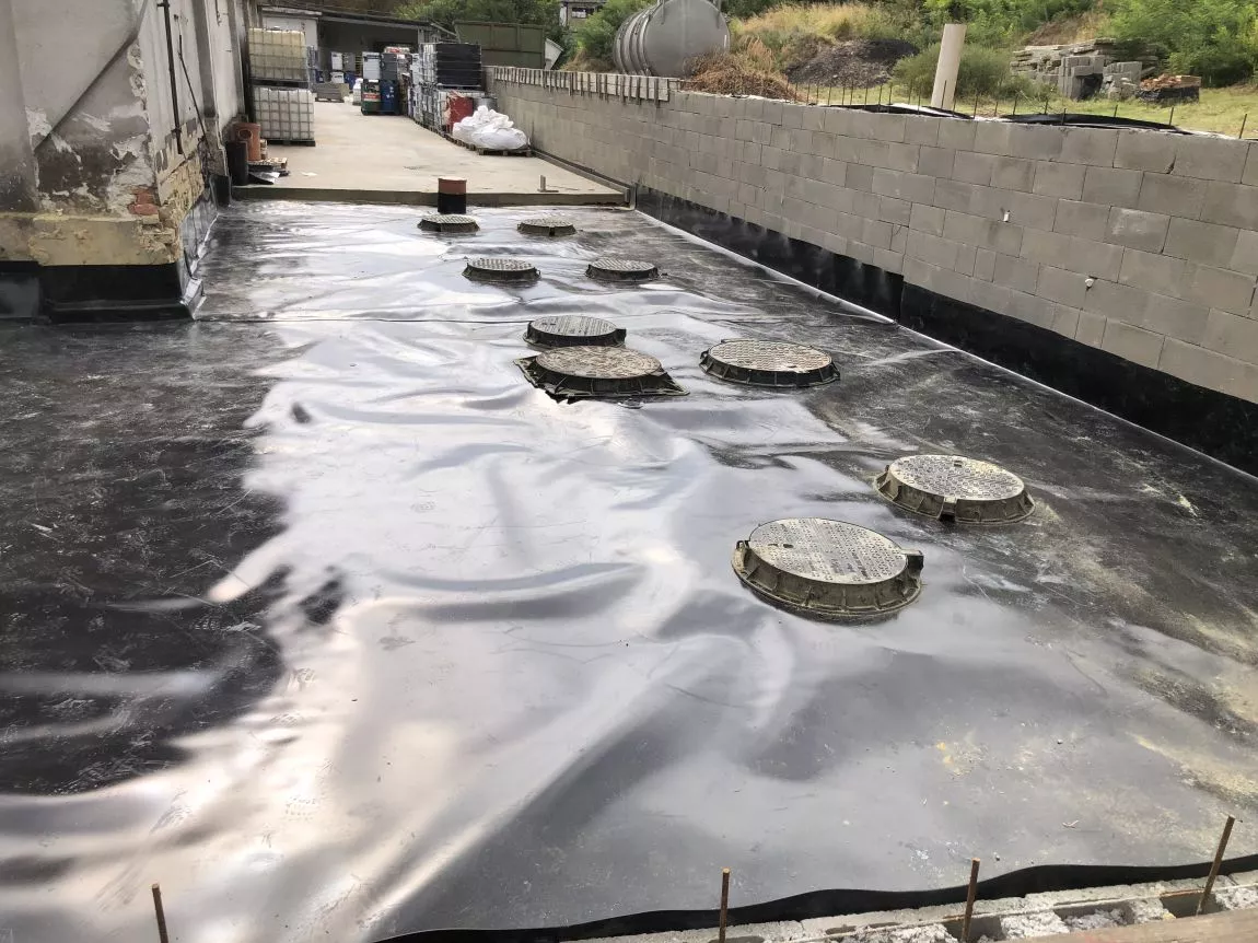 Veszélyes hulladék tároló kármenő - építés közben