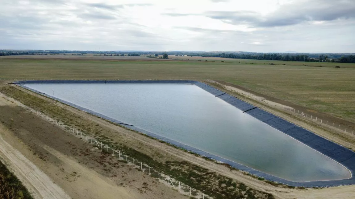 Vízvár öntözővíz tározó 1,5 mm vtg. HDPE fólialemezzel